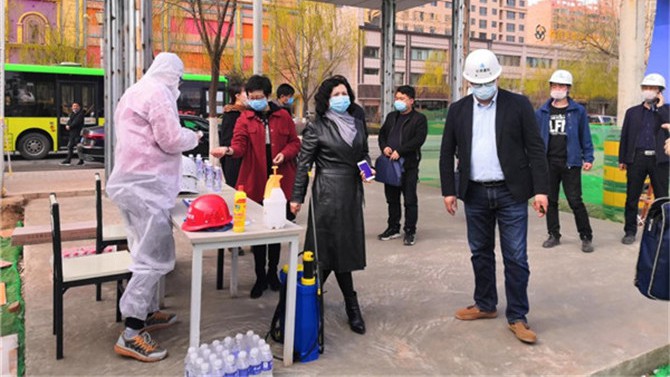 臨夏市縣級(jí)領(lǐng)導(dǎo)、工商聯(lián)主席一行調(diào)研百酈天香項(xiàng)目