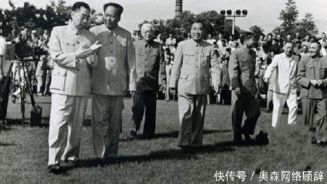 【黨史天天學(xué)】黨內(nèi)請(qǐng)示報(bào)告制度是如何建立的?